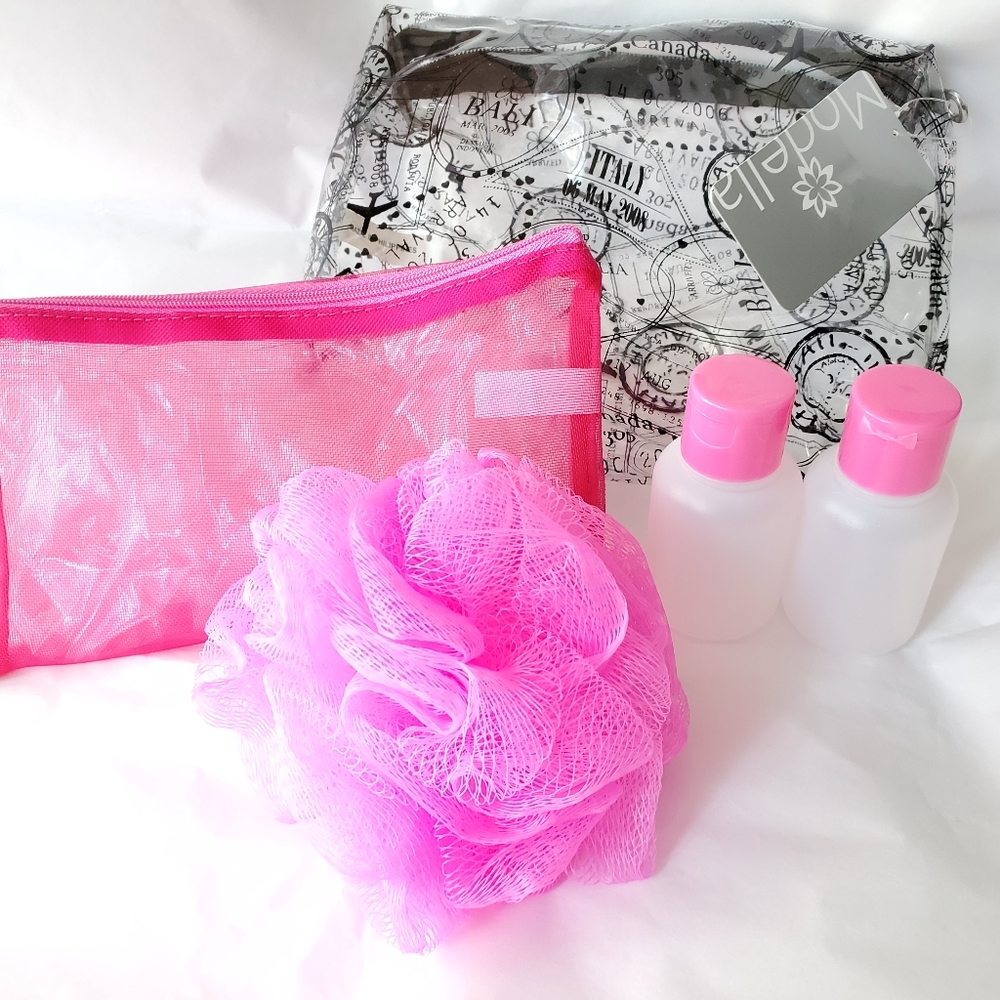 Modella Travel Bag & Complete Accessorie Kit. NWT